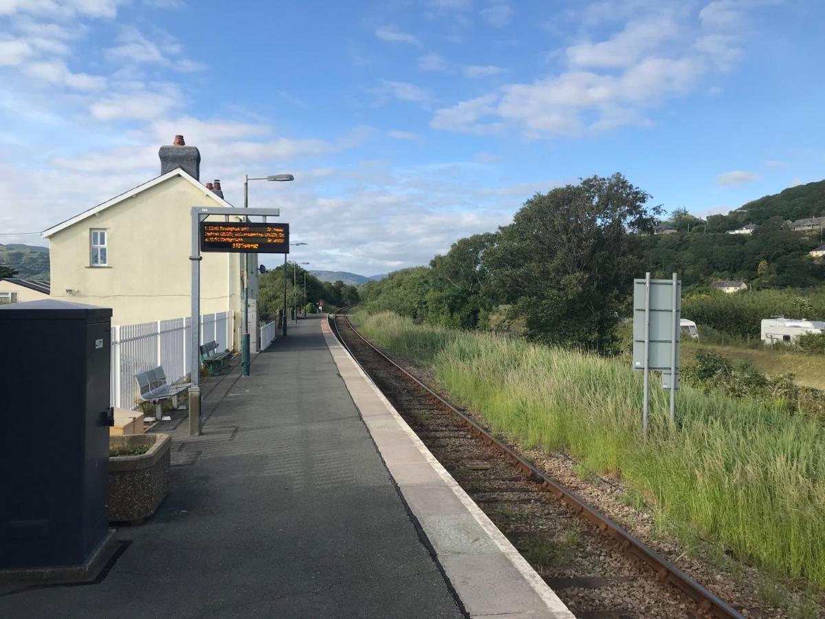 לינה וארוחת בוקר דולגלאו Bryn Mair מראה חיצוני תמונה